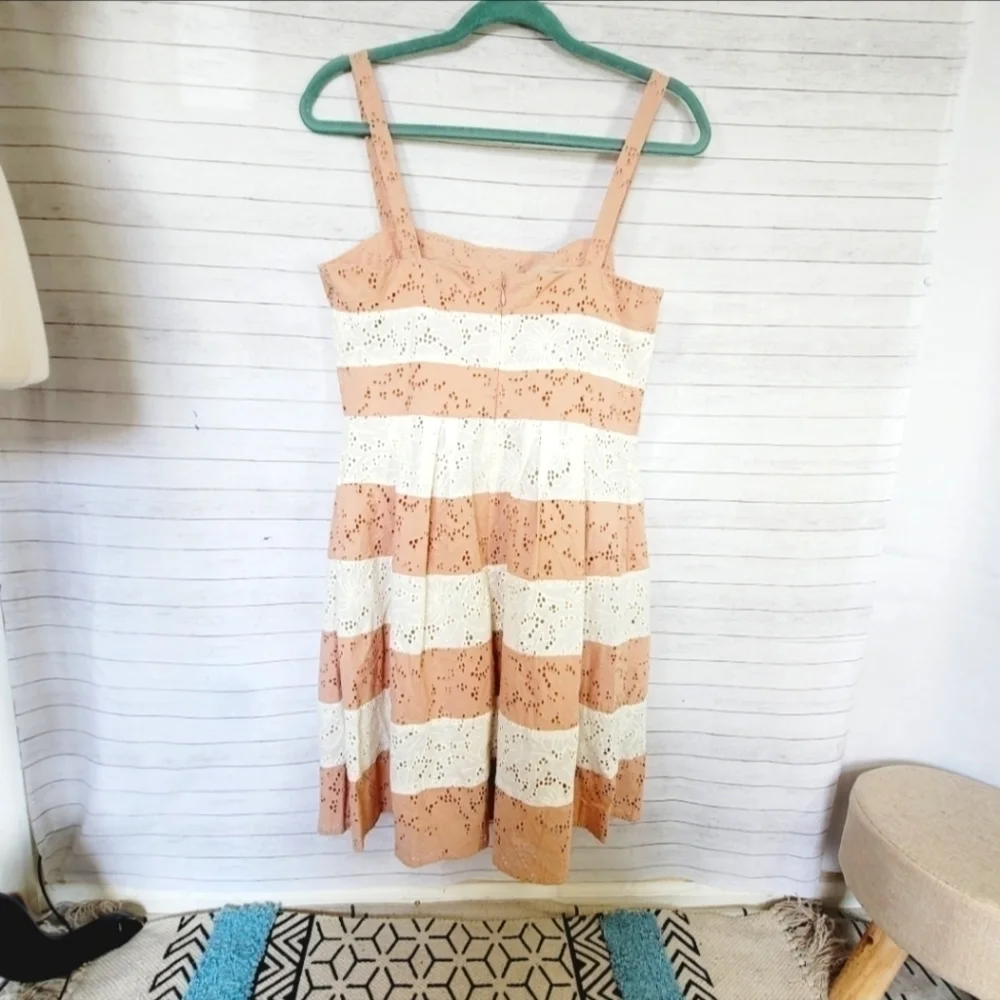 LOFT PEACH & WHITE EYELET LACE FIT & FLARE, SZ 6